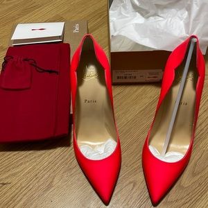 BRAND NEW NIB NEVER WORN CHRISTIAN LOUBOUTIN HOT CHICK 100 FLUO MATT BIKINI